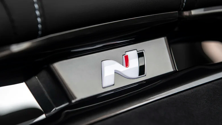  N 