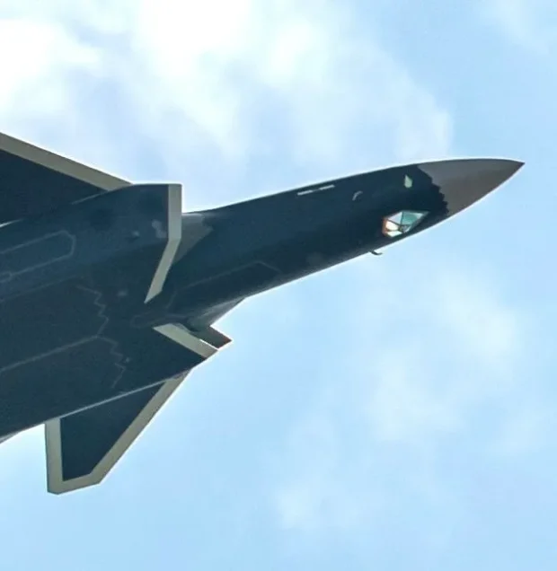 تصاویر جدید از جنگنده J-20S