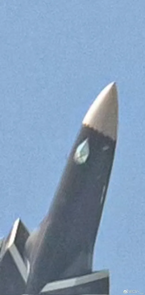 تصاویر جدید از جنگنده J-20S