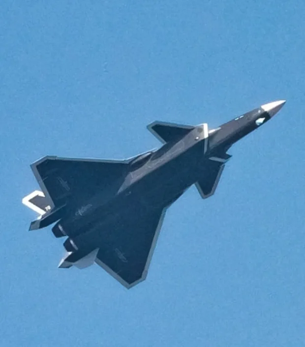 تصاویر جدید از جنگنده J-20S