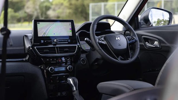 نمای داشبورد کراس اوور ماهیندرا XUV 3XO
