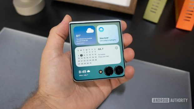 گلکسی زد فلیپ 7 - Galaxy Z Flip7
