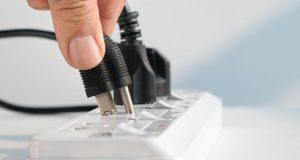 دوشاخه وسایل الکترونیکی