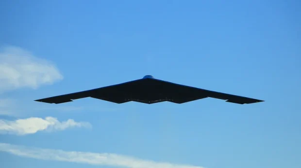 بمب افکن B-2 سوختگیری