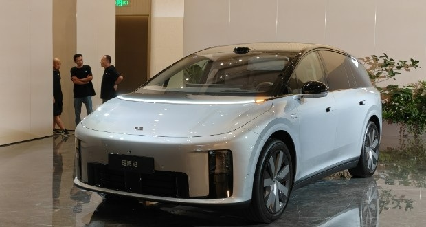 شاسی بلند برقی Li Auto i8