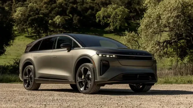 با بهترین خودروهای الکتریکی سال 2025 جهان آشنا شوید
