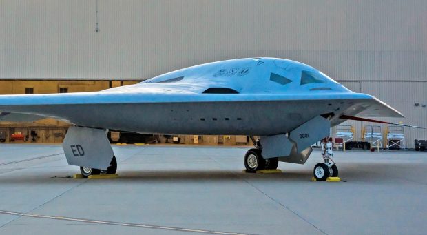 بمب افکن B-21