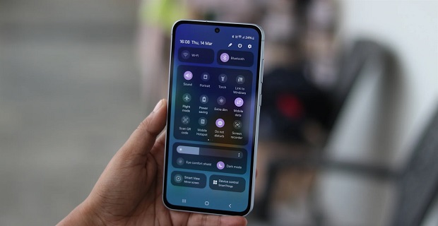 آپدیت آزمایشی One UI 8 به گوشی میان‌رده پرفروش سامسونگ می‌آید