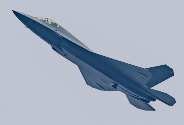 نگاهی نزدیک به جنگنده جدید جنگ الکترونیک J-15DT چین