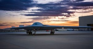 بمب افکن B-21