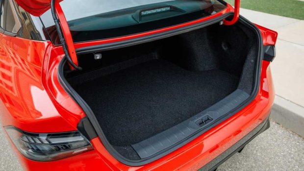 نیسان سنترا 2026 قرمز