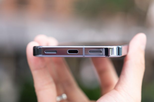 بررسی طراحی و امکانات پیکسل ۱۰ پرو