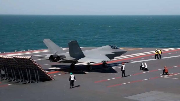 پرتاب جنگنده ناو هواپیمابر