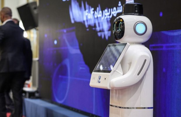 روبات وکیل ایران