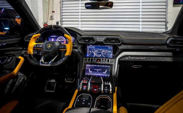 نمای کابین لامبورگینی اوروس RS ادیشن