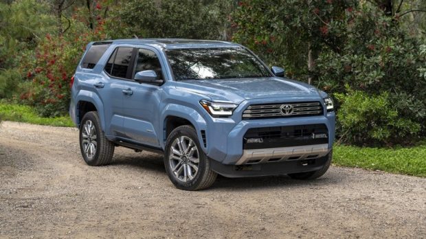 تویوتا لندکروز