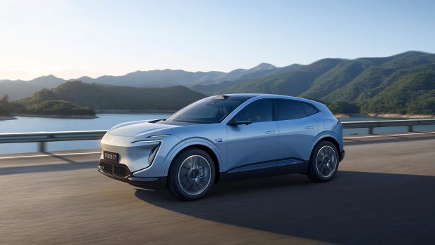 آواتار 07 مدل 2026 کلیدواژه فرعی: شاسیبلند هوشمند، خودرو الکتریکی، چانگان هواوی CATL اسلاگ پیشنهادی (Slug): avatr-07-2026-changan-huawei-catl-suv-launched توضیحات متا (Meta Description): آواتار 07 مدل ۲۰۲۶، شاسیبلند هوشمند چانگان، هواوی و CATL با قیمت پایه ۳۱,۹۱۰ دلار در چین معرفی شد. از امکانات خیرهکننده و پیشرانههای قدرتمند آن با خبر شوید. تیتر نهایی: آواتار 07 مدل 2026 معرفی شد: شاسیبلند هوشمند چانگان، هواوی و CATL با قابلیتهای خیرهکننده