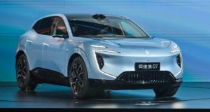 آواتار 07 مدل 2026 کلیدواژه فرعی: شاسی‌بلند هوشمند، خودرو الکتریکی، چانگان هواوی CATL اسلاگ پیشنهادی (Slug): avatr-07-2026-changan-huawei-catl-suv-launched توضیحات متا (Meta Description): آواتار 07 مدل ۲۰۲۶، شاسی‌بلند هوشمند چانگان، هواوی و CATL با قیمت پایه ۳۱,۹۱۰ دلار در چین معرفی شد. از امکانات خیره‌کننده و پیشرانه‌های قدرتمند آن با خبر شوید. تیتر نهایی: آواتار 07 مدل 2026 معرفی شد: شاسی‌بلند هوشمند چانگان، هواوی و CATL با قابلیت‌های خیره‌کننده