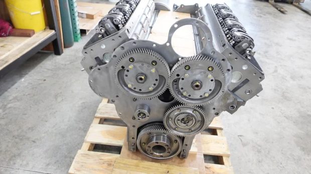 موتور دیزل V8