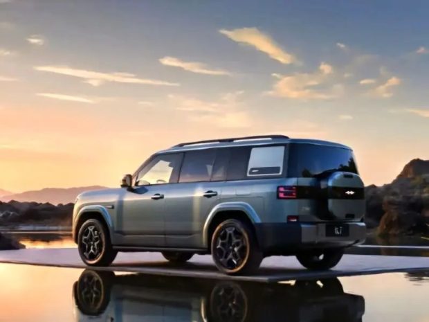 شاسی بلند بی وای دی FCB Tai 7