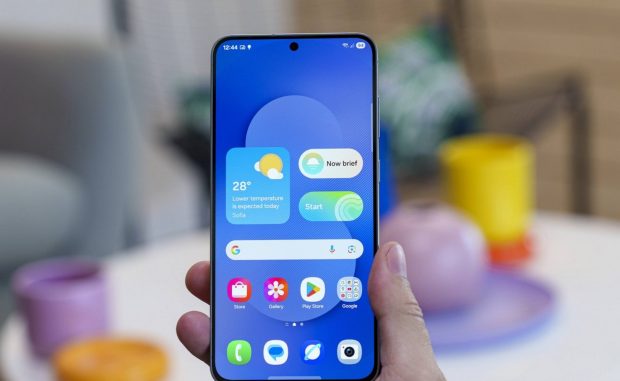 مقایسه گلکسی S25 FE و آیفون 16e