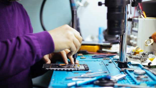 ساخت قطعات آیفون توسط سامسونگ