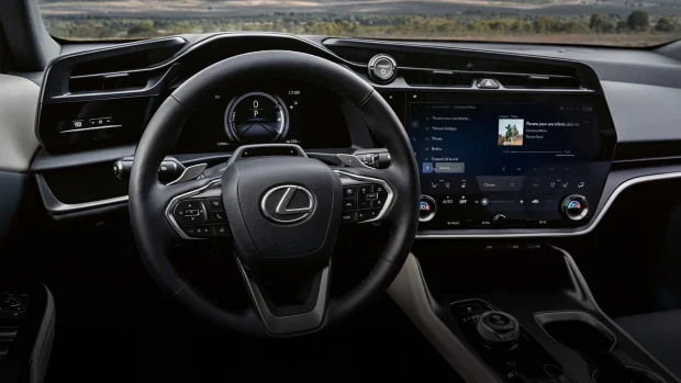 لکسوس RZ300e برقی در راه ایران