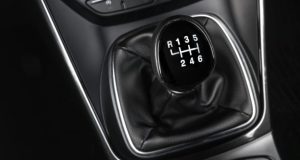 شاسی‌بلند دنده دستی