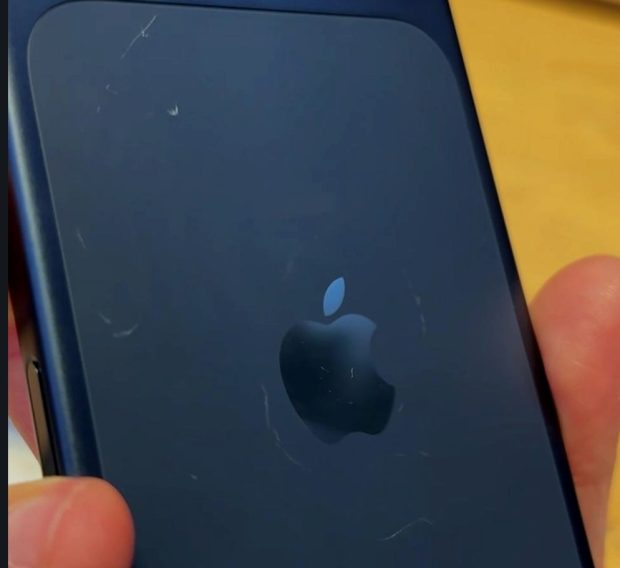 خط و خش روی بدنه آیفون ۱۷ پرو