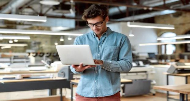 چطور بدون فشار مالی لپ‌تاپ دلخواه‌مان را بخریم؟ | راهنمای خرید قسطی لپ‌تاپ و کالای دیجیتال