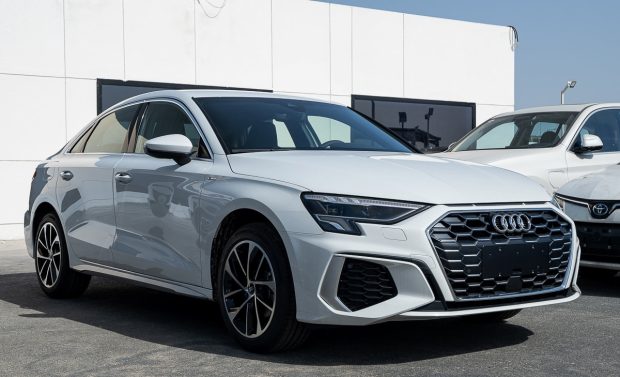 نمای جلو آئودی A3 لانگ مدل 2025