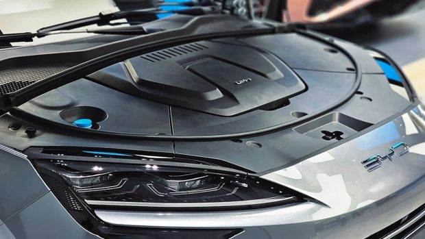 نمای پیشرانه بی وای دی سانگ پلاس