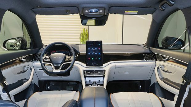 نمای کابین بی وای دی سانگ پلاس