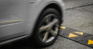 ترمز گرفتن روی دست‌انداز