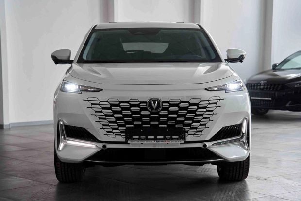 نمای جلو چانگان UNI-K سایپا