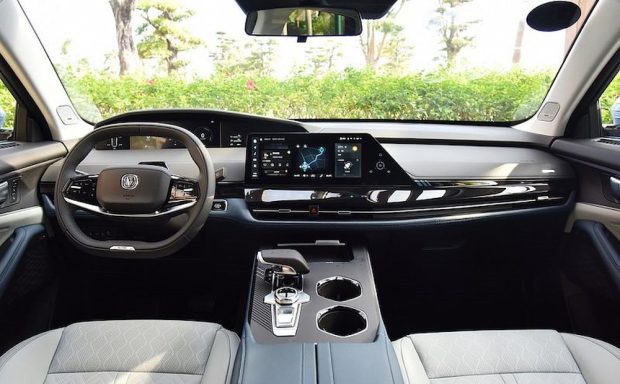 نمای داشبورد چانگان UNI-K سایپا