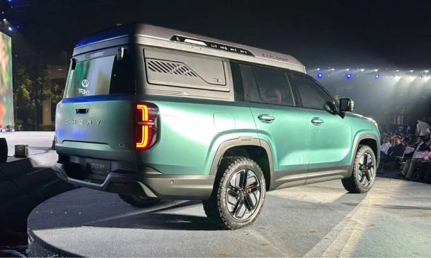 نمای عقب شاسی بلند چری تیگو X