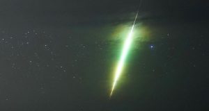 شیء نورانی سبز رنگ آسمان مسکو