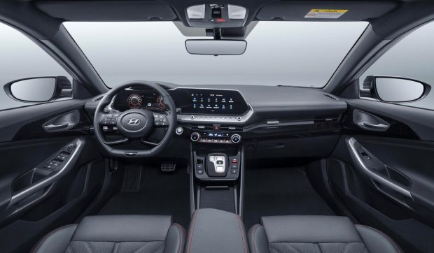 نمای داشبورد سدان هیوندای لافستا