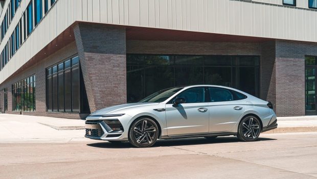 نمای جانبی هیوندای سوناتا 2026