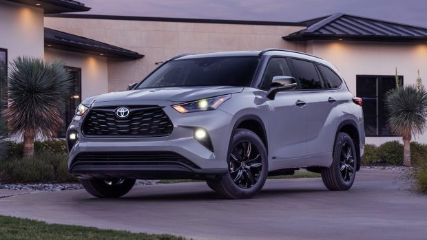 نمای جلو تویوتا هایلندر وارداتی