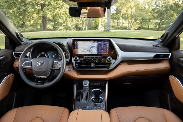 نمای کابین تویوتا هایلندر وارداتی