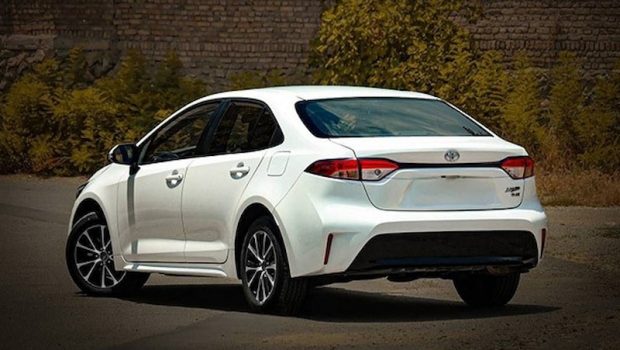 نمای عقب تویوتا لوین وارداتی