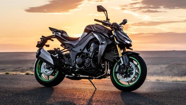 نمای جلو موتورسیکلت کاوازاکی Z1100