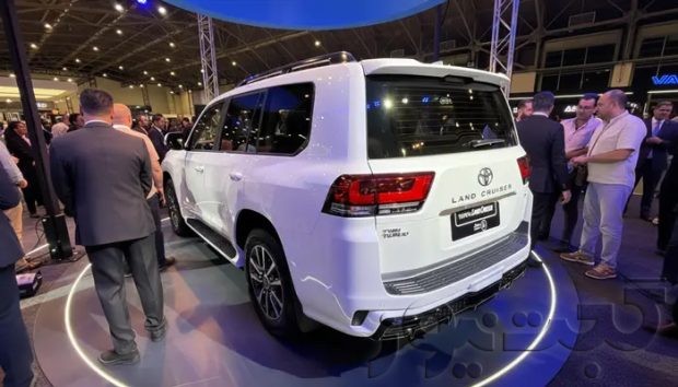 تویوتا لندکروزر 300