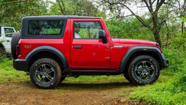 نمای جانبی ماهیندرا تار 2025