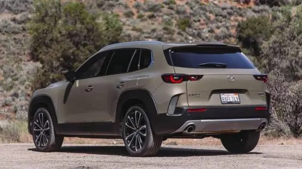نمای عقب مزدا CX-50 وارداتی