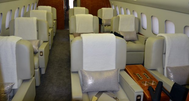 هواپیمای McDonnell Douglas MD-87