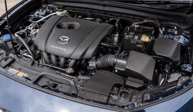 نمای پیشرانه مزدا CX30 وارداتی