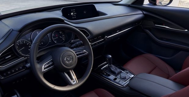 نمای داشبورد مزدا CX‑30